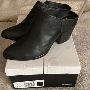 Dolce Vita Raven Black Slip-on 8.5 NIB